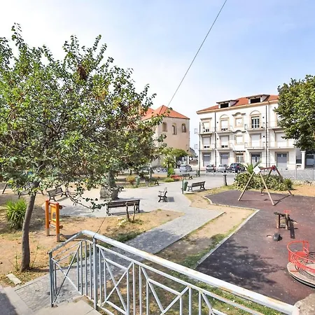 Awesome In -na- With Kitchen Apartment *